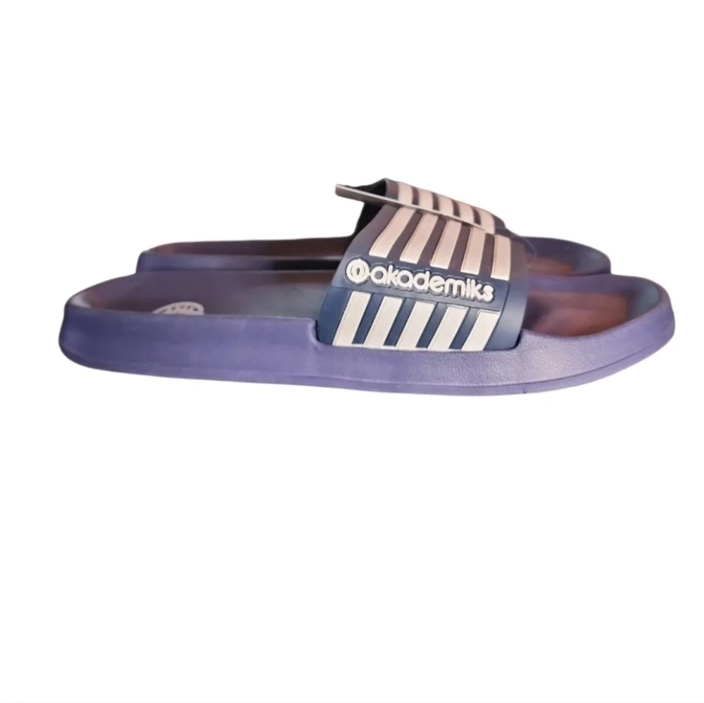 NEW Men's Akademiks Striped Logo Navy Blue & White Slides Slippers Size 11 (44)
